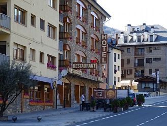 SORT MALMERCAT I EL CASTELL D'ARCALÍS